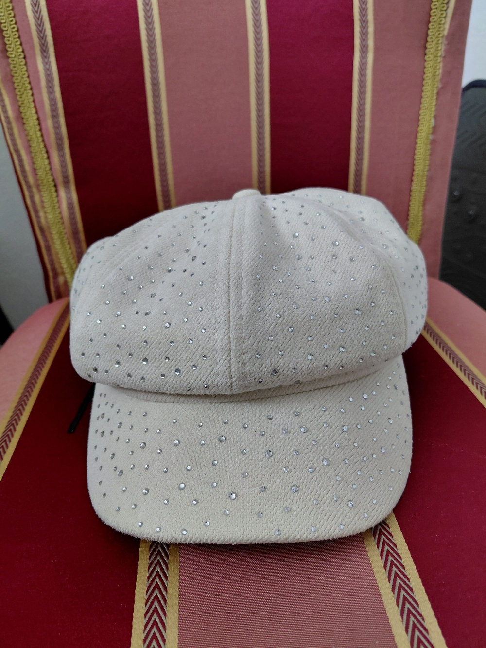 Beige Crystal-Embellished Women’s Newsboy Cap